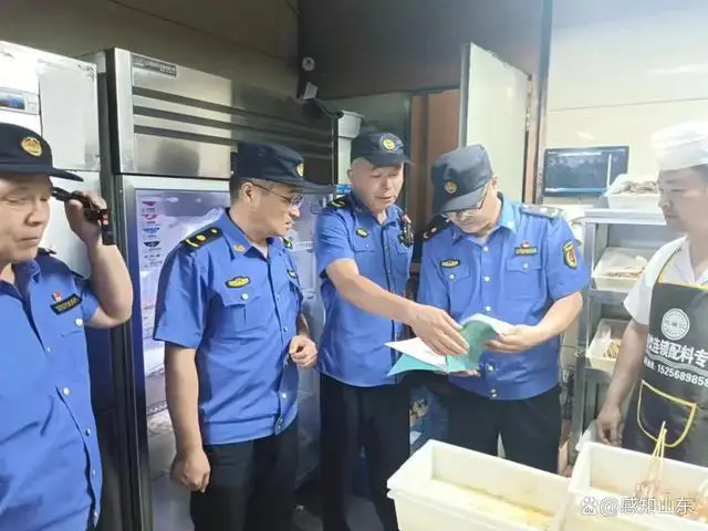 濰坊市城管執法支隊開展餐飲油煙等集中夜查行動